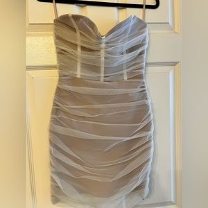 FASHION NOVA WHITE SCRUNCH DRESS SIZE MEDIUM